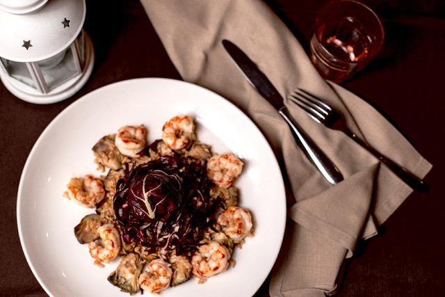 Gamberetti con carciofi e radicchio